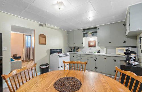 Cozy Holiday Hideaway King Bed Free Parking - Foto 13