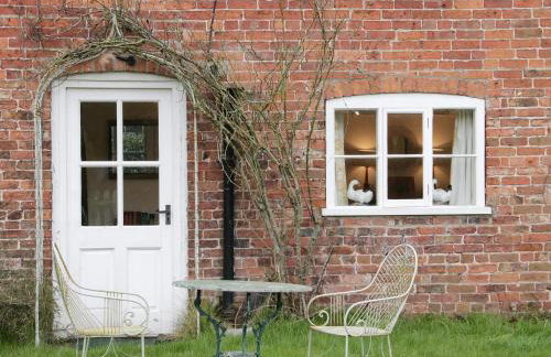 Wolvesacre Mill Cottage - Photo 3