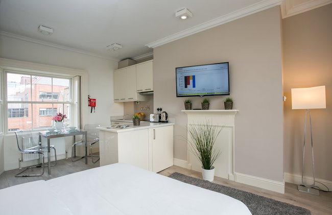 St. Stephen's Green Apartments - Photo 2