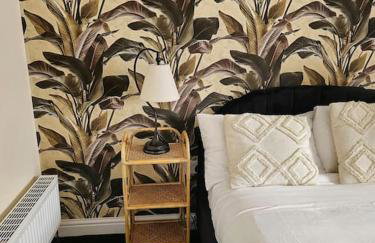 Spacious Home for Longer Stays - Contractors & Relocators Welcome - Photo 1