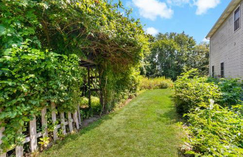 Entire Home in Narragansett - Photo 39