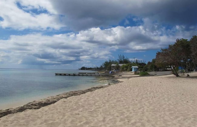 Fabulous one Bedroom in West Bay - Photo 18