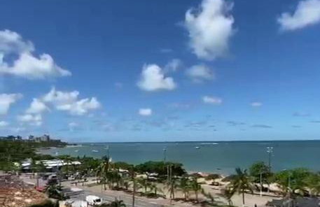 NA BEIRA MAR DE PAJUCARA- EDIF NEO- APARTAMENTO QUARTO E SALA- TEM VARANDA - VISTA LATERAL DO MAR- RUA JULIO PLECH FILHO 60 ESQUINA COM AVENIDA DOUTOR ANTONIO GOUVEIA - CONSUMO ELETRICO É PAGO No CKECK-OUT 1KWH É 1,35 REIAS - Foto 35