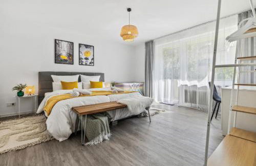 Gelbe Koffer - Großes 3 SZ Apartment Homburg - 1 km Uniklinik - bis 6 Pers - Balkon - Parkplatz - Self-Check-in - Foto 1