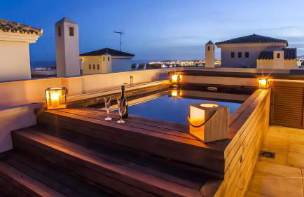 VACATION MARBELLA I Private HEATED Swimming pool, Walking distance to Puerto Banus, Security 24-7, BBQ, WiFi - Photo 10