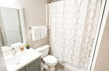 Contemporary 1BR Retreat Quiet Serene Setting - Foto 13