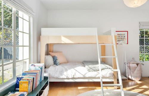 The Hummingbird - Perfect for a family of 4 - Photo 31