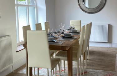 The Mews - Family space, garden, parking, balcony, view - Foto 9