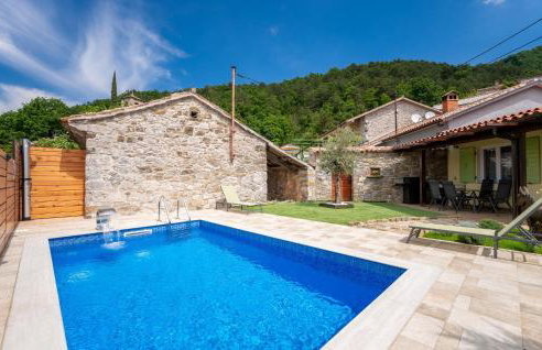 Beautiful Home In Lupoglav - Foto 10