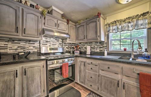 Cozy Hale Home Between Long and Loon Lakes! - Foto 6