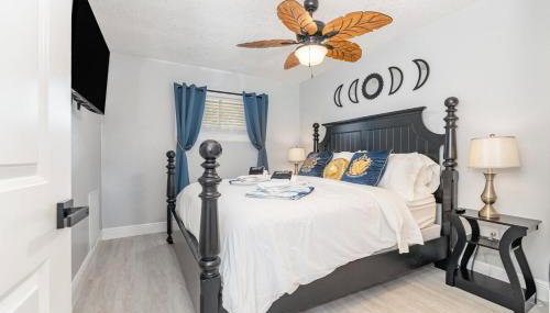 Elegant Retreat Near Downtown and Beach - Photo 5