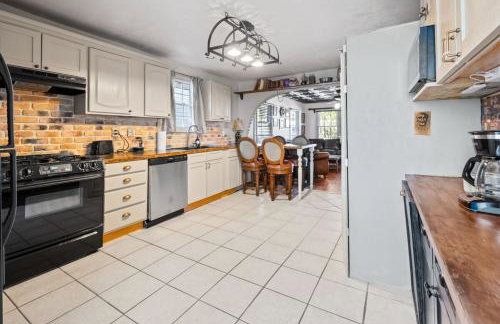 Romantic Colonial Hideaway in Historic Downtown - Pet Friendly - Foto 51