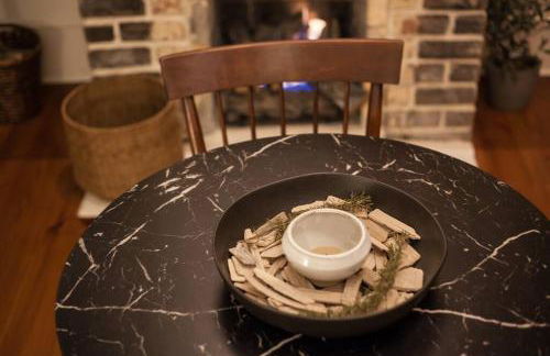 Intimate Library Studio - Minutes to Forsyth Park - Foto 23