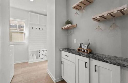 Newly Renovated! Beautiful home with game room. - Foto 11