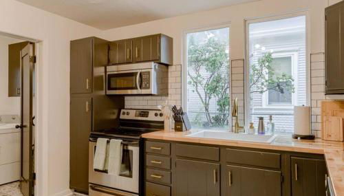 Beautiful - 4bd with Contemporary Interior - Photo 5