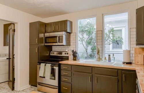 Beautiful - 4bd with Contemporary Interior - Foto 5