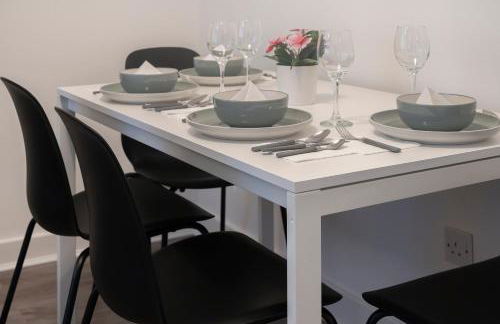 2 Bedroom Apartment-Free Parking-by Holiday Homes - Foto 10