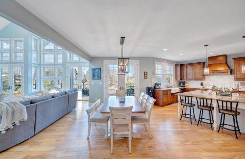 Serenity Shores - Private Lakefront Home with Dock - Foto 10