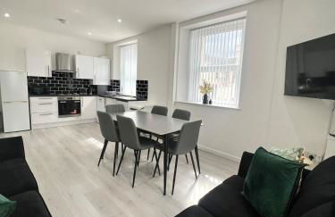 Welsh Getaway Apartment 2 - Town Centre - Photo 1