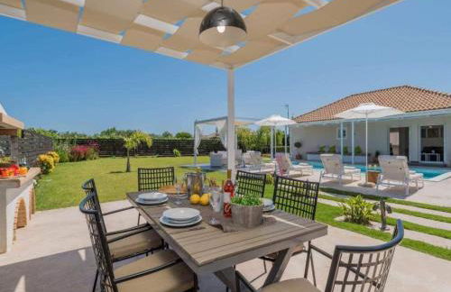 Villa in Zakynthos with Pool & Near Tsilivi Beach - Foto 12