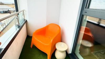 Stunning Beach Front Apartment with Sea views, FREE Parking & Balcony - Foto 2