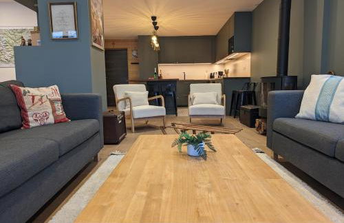 Chazelet - Avec terrasse et jardin - Photo 8