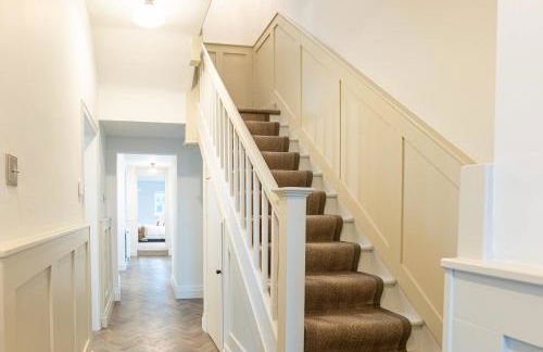 Luxurious Manor House with Sea Views - Sleeps 10 - Photo 40