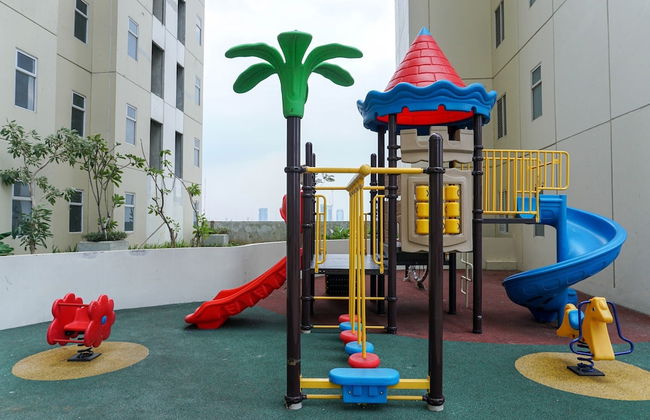 Cozy Living 2Br Apartment At Vittoria Residence - Photo 16