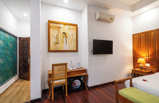 Palm River Boutique - Photo 23