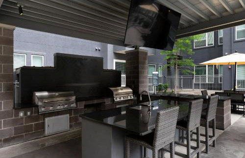 Landing Stylish 1BD Yoga Studio Gym - Photo 22