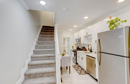 Elegant Urban Retreat - Walk To Patterson Park - Photo 3