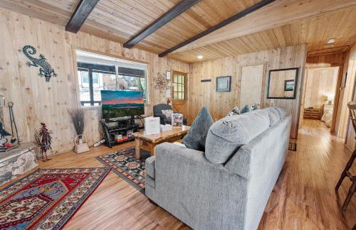 Granny's Love Shack - TRANQUIL RETREAT STEPS AWAY FROM THE NATIONAL FOREST! - Foto 8