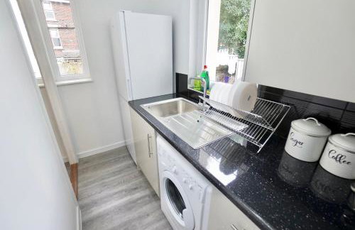 Large One Bedroom Apartments Southsea Sleeps 3 - Free Parking - Foto 49