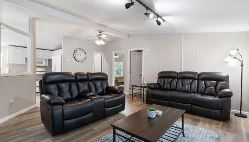 New! 2 Homes-Firepit, Hot Tub, Huge Yard and Dock - Foto 4