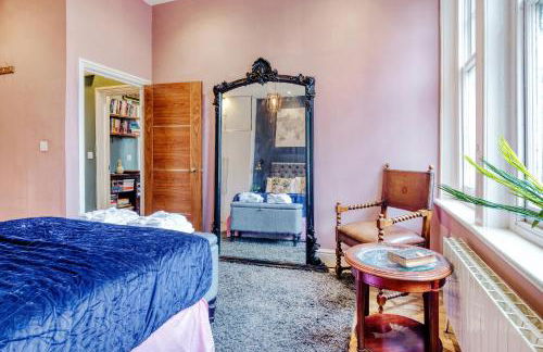 Sunny Corner Apartment in Center of London - Photo 13