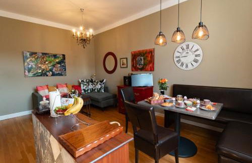 AAB Apartment 80qm mit 2 Schlafzimmern, Self-Check-in mit Wlan und gratis Parkplatz am Haus - Foto 6