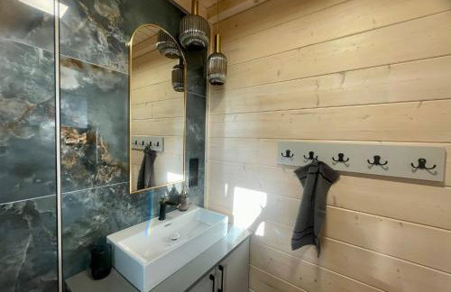 Fiołkowy Zakątek Domek z Basenem - Foto 23