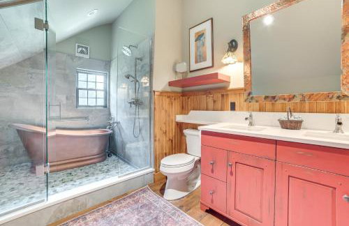 9 Mi to Boyne Resort! Farmhouse Near Town and Lake - Foto 17