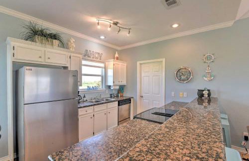 Deck and Grill Walkable Crystal Beach House! - Foto 7