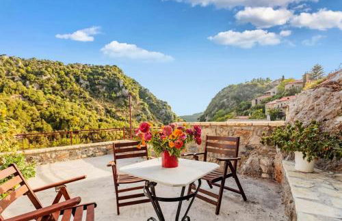 Stemnitsa Stone Residence - Cosy Mountain Escape - Photo 1