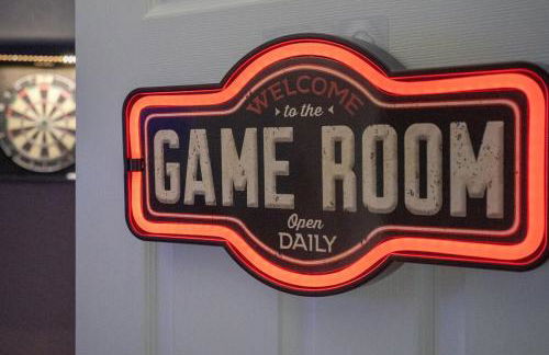 Game Room Retreat with Firepit and Gym, Sleeps 12 - Foto 27