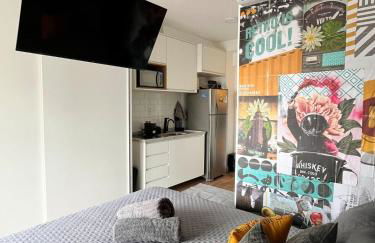 Studio confortável com varanda, próximo ao metro e a Av Paulista - com locker pago para malas - Foto 4