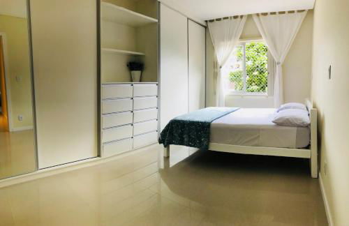 Porto Belo -Amplo e confortável Free Wi-Fi - Foto 8