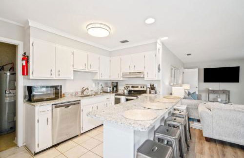 Spacious Audubon Home in Colony Cove w Water Views - Foto 11