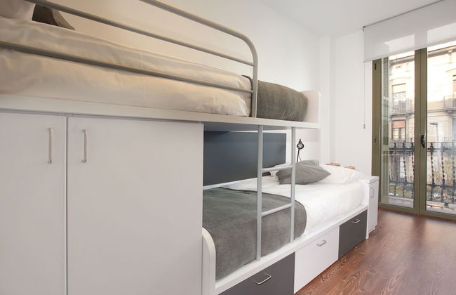 AB Montjuic - Photo 12