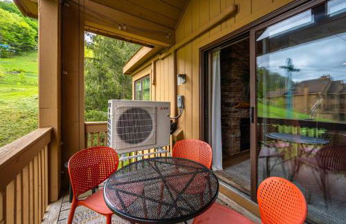 Renovated Ski In Out Condo King Bed Patio Grill - Foto 34