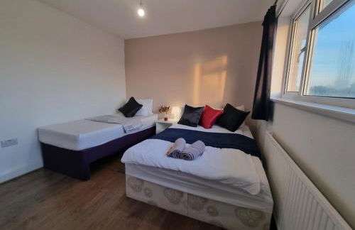 Cheerful 4/5 bed house - Heathrow - Foto 8