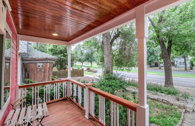 Perfect Cottage Downtown Great Patio! - Photo 25