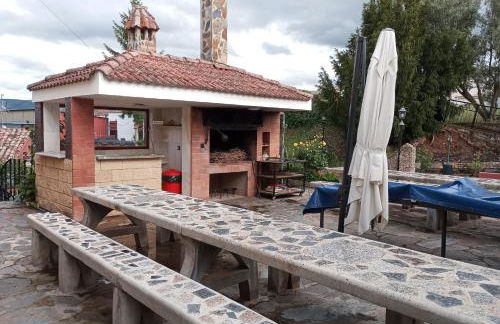 CASA TURÍSTICA Villa Carmen, CON AMPLIO JARDIN QUE INCLUYE BARBACOA, 2 PORCHES, PARKING PRIVADO Y PISCINA - Foto 40