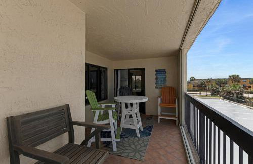 Fabulous ocean and beach views with top complex amenities - Photo 33